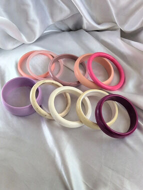 Assorted Bangle Bracelet Set in Pink & Purple